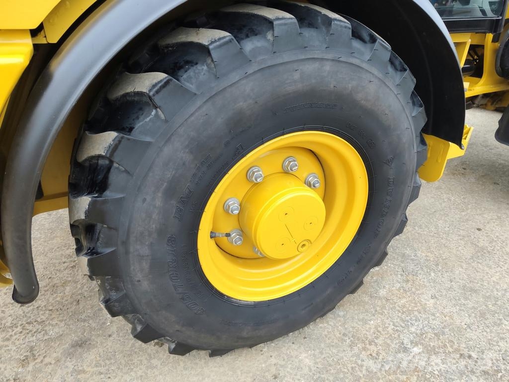 CAT 906M . Utovarivači na kotačima