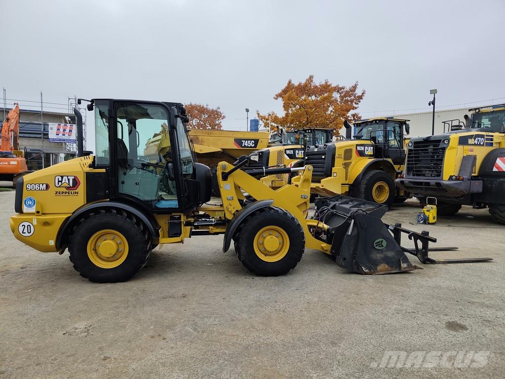 CAT 906M . Utovarivači na kotačima