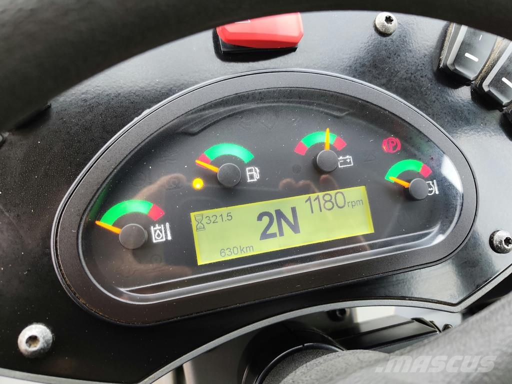 CAT 906M . Utovarivači na kotačima