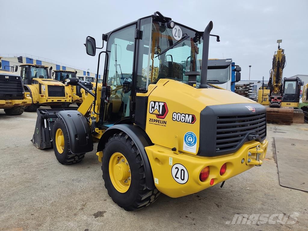 CAT 906M . Utovarivači na kotačima