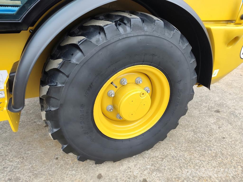 CAT 906M . Utovarivači na kotačima