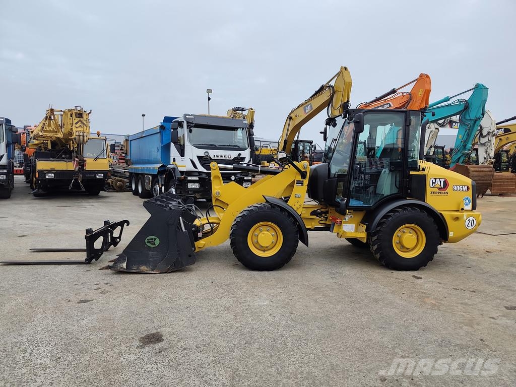 CAT 906M . Utovarivači na kotačima