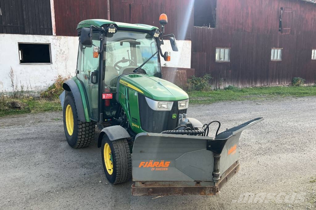 John Deere 3045 R Kompakttraktorid