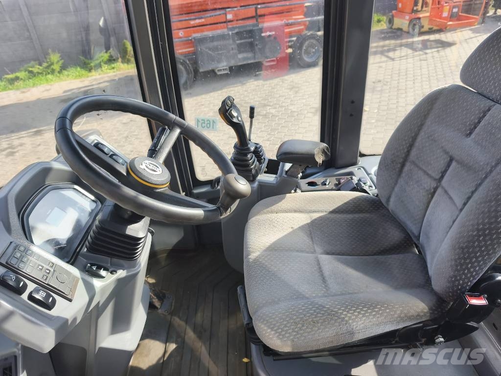 Volvo L 30 G Фронтальные погрузчики