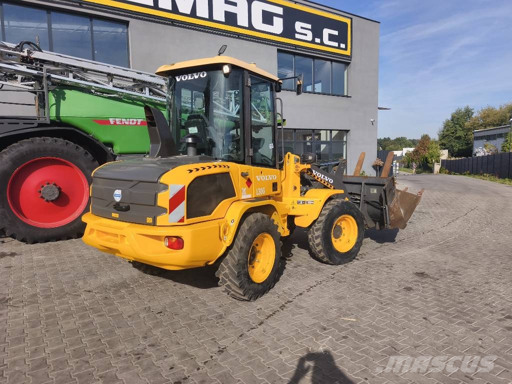 Volvo L 30 G Фронтальные погрузчики