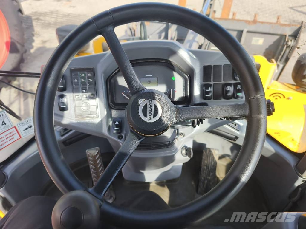 Volvo L 30 G Фронтальные погрузчики