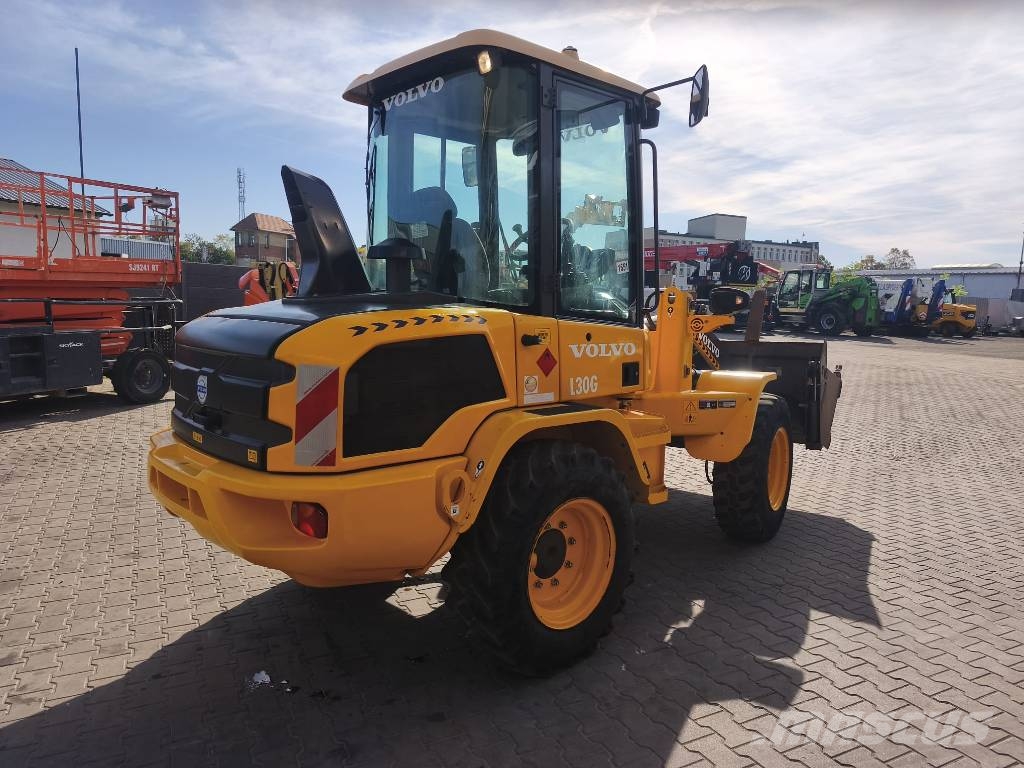Volvo L 30 G Фронтальные погрузчики
