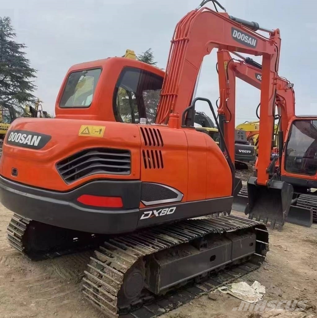 Doosan DX 80 中型挖土機/掘鑿機/挖掘機 7t-12t