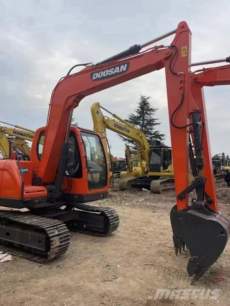 Doosan DX 80 中型挖土機/掘鑿機/挖掘機 7t-12t
