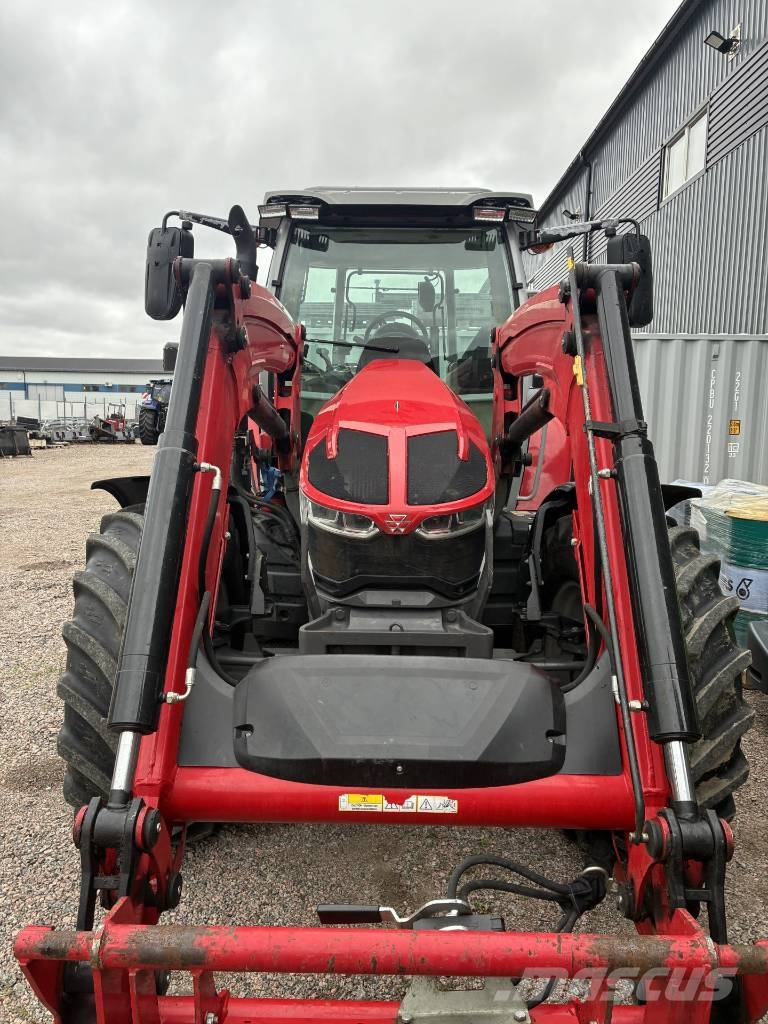 Massey Ferguson 5S.145 Traktori