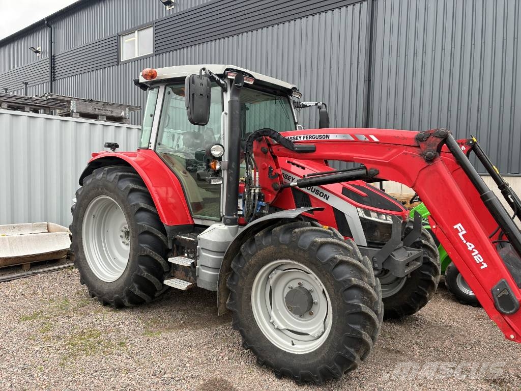 Massey Ferguson 5S.145 Traktori