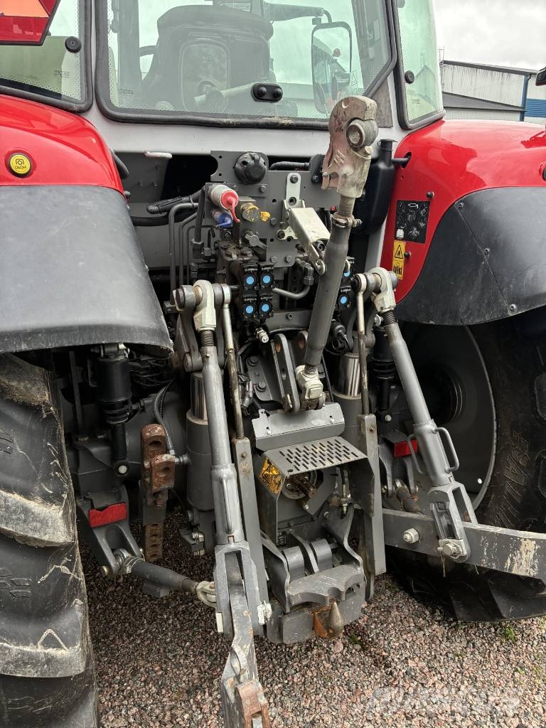Massey Ferguson 5S.145 Traktori