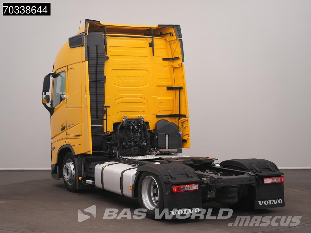 Volvo FH 460 4X2 Globe Mega 2x Tanks I-ParkCool Navi ACC Tracteur routier