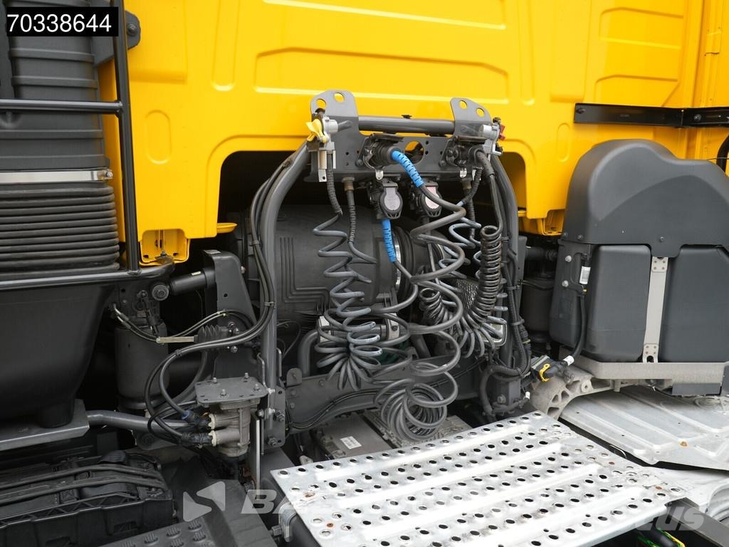 Volvo FH 460 4X2 Globe Mega 2x Tanks I-ParkCool Navi ACC Prime Movers