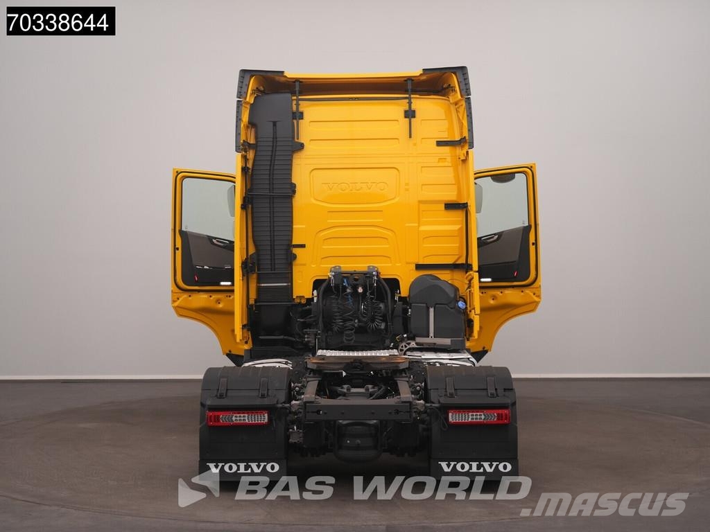 Volvo FH 460 4X2 Globe Mega 2x Tanks I-ParkCool Navi ACC Tracteur routier
