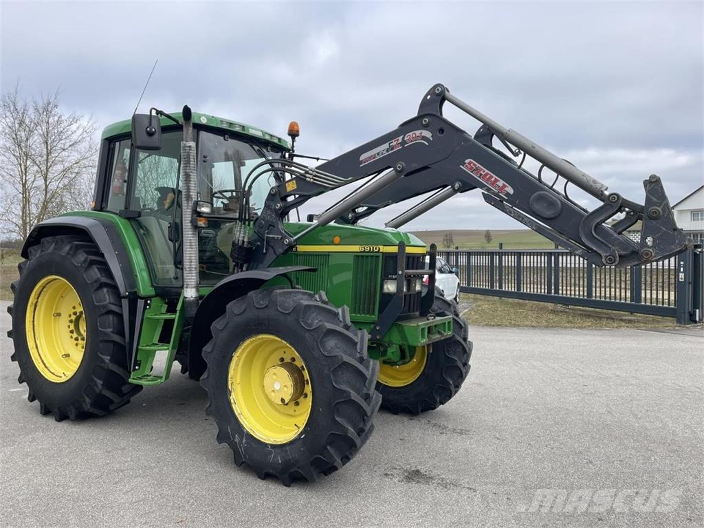 John Deere 6910 Power Quad, Frontlader Stoll FZ 30.1, gepfleg الجرارات