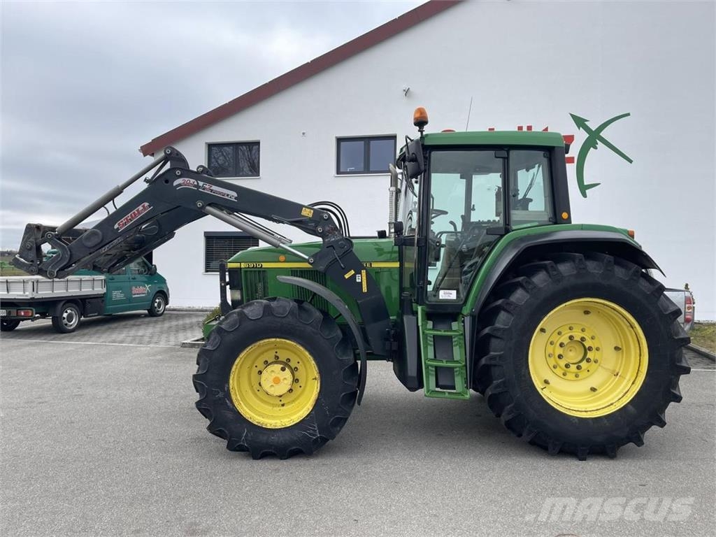 John Deere 6910 Power Quad, Frontlader Stoll FZ 30.1, gepfleg الجرارات