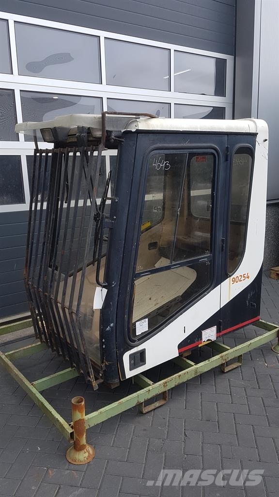 CAT M 318 - Cabin/Kabine/Cabine Cabine si interior