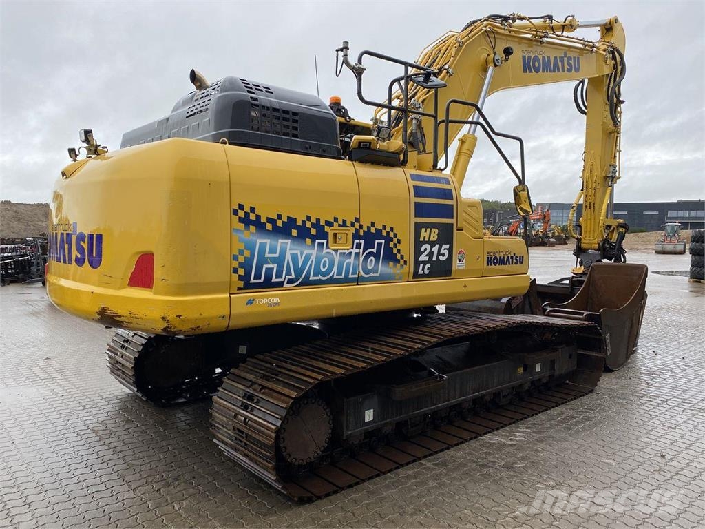 Komatsu HB215LC-3 حفارات زحافة