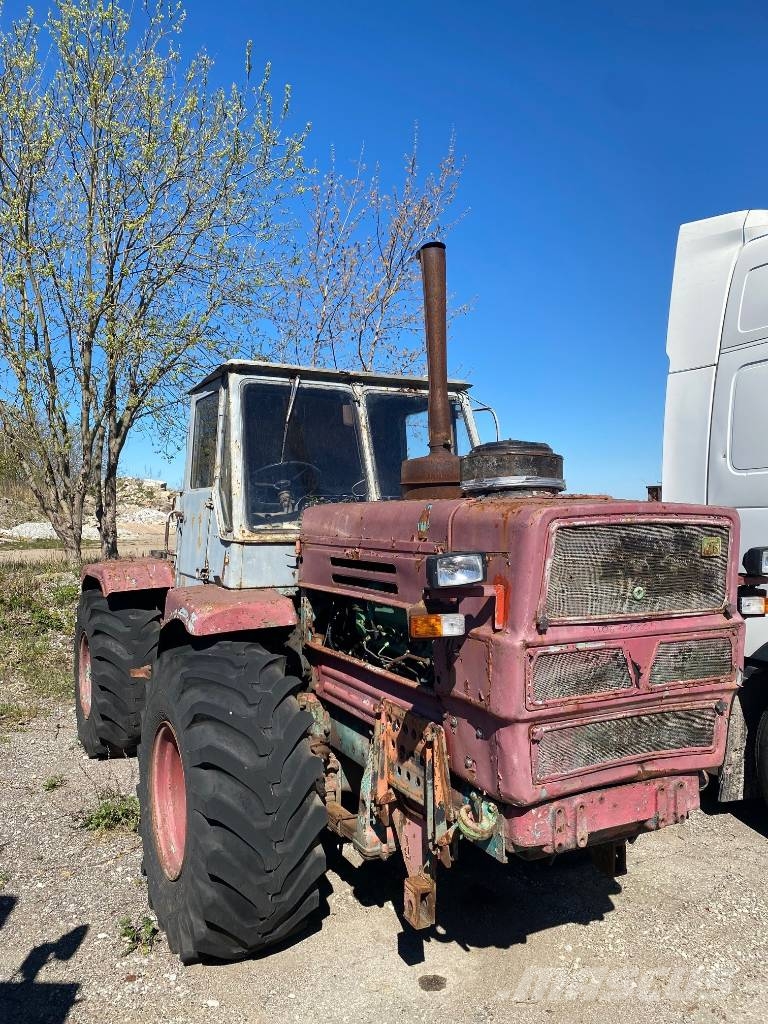 XTZ T-150 Traktorit