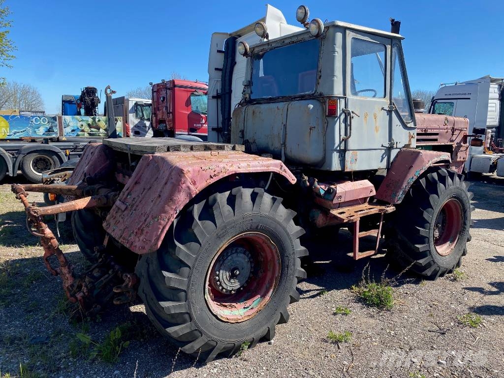 XTZ T-150 Traktorit