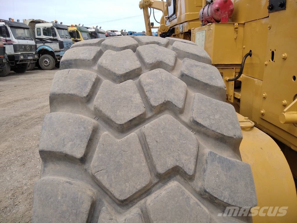 CAT 16 G Niveleuse