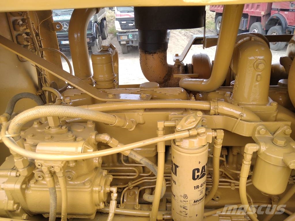 CAT 16 G Niveleuse