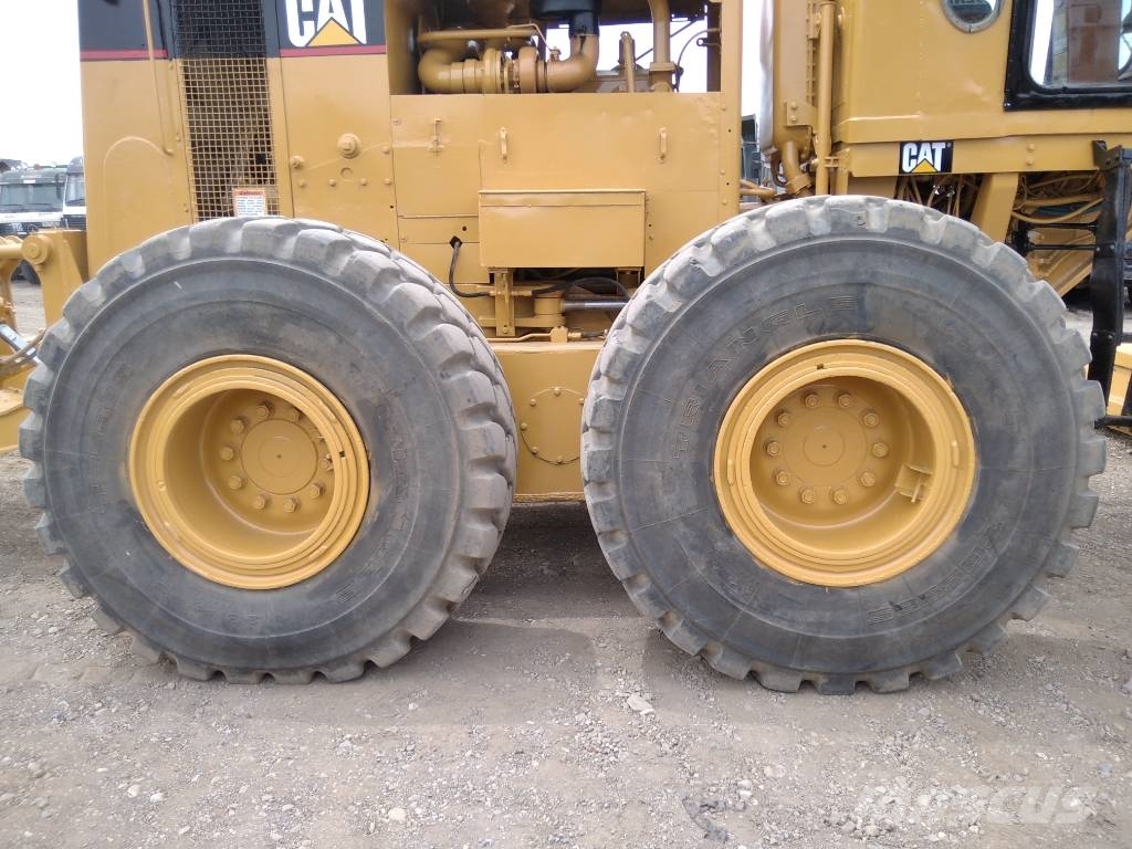 CAT 16 G Niveleuse