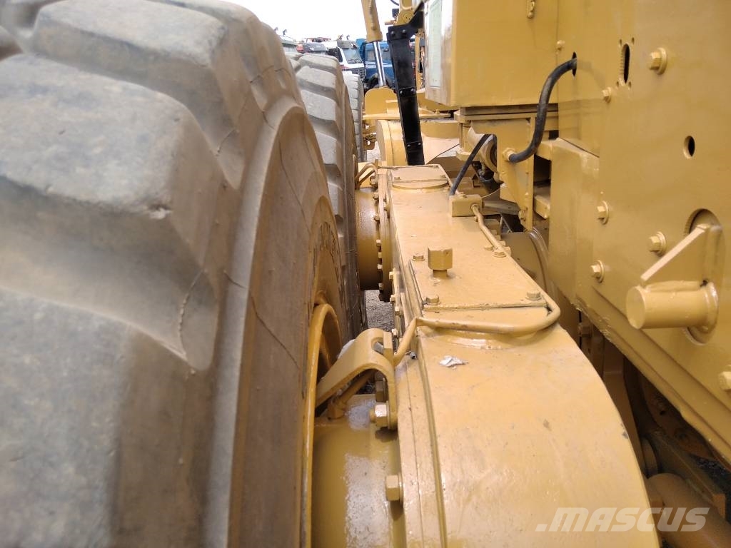 CAT 16 G Niveleuse