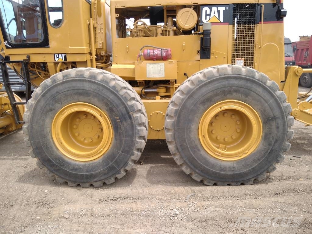 CAT 16 G Niveleuse