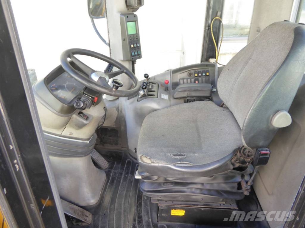 New Holland W130 لوادر بعجل