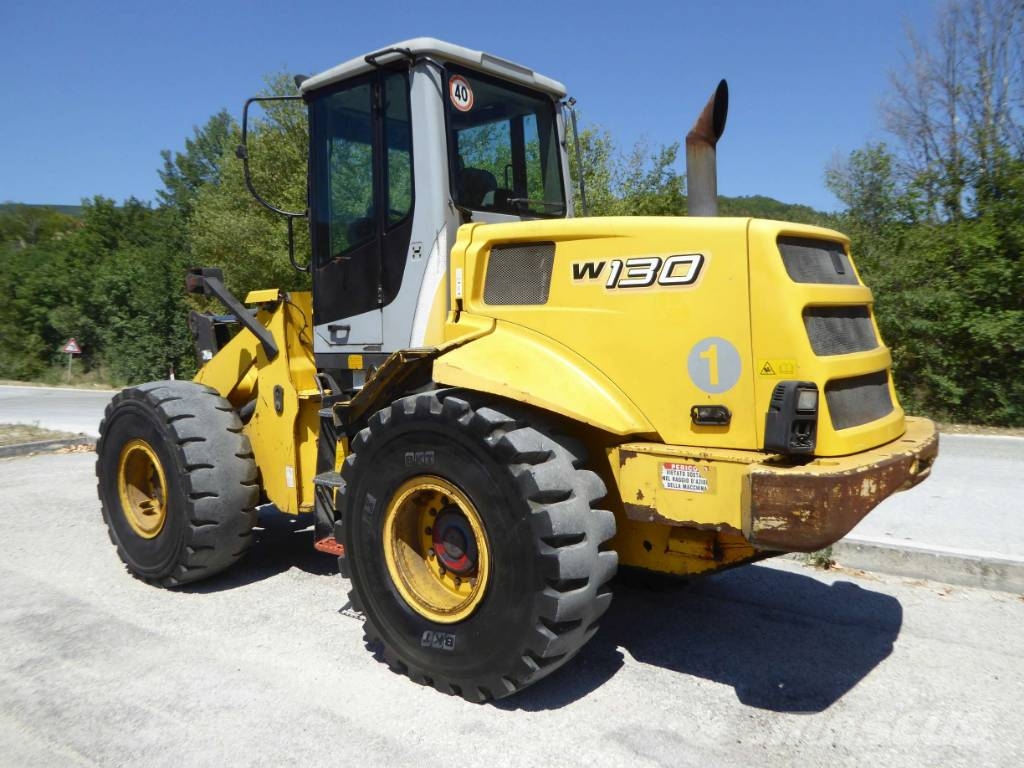 New Holland W130 لوادر بعجل