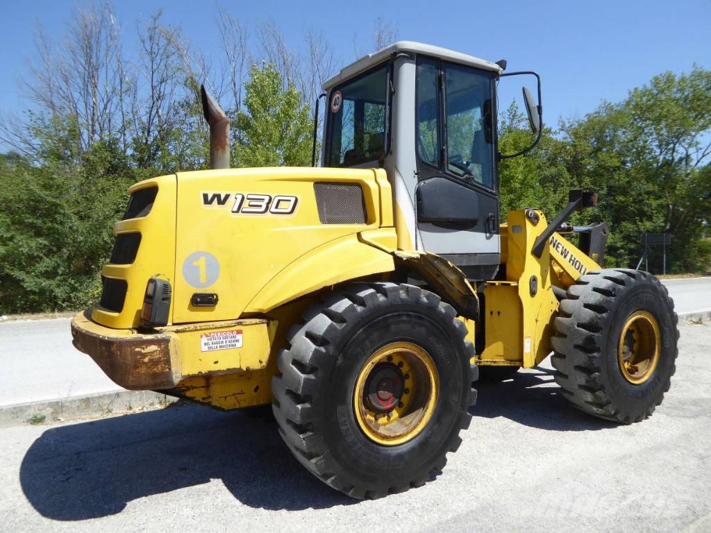 New Holland W130 لوادر بعجل