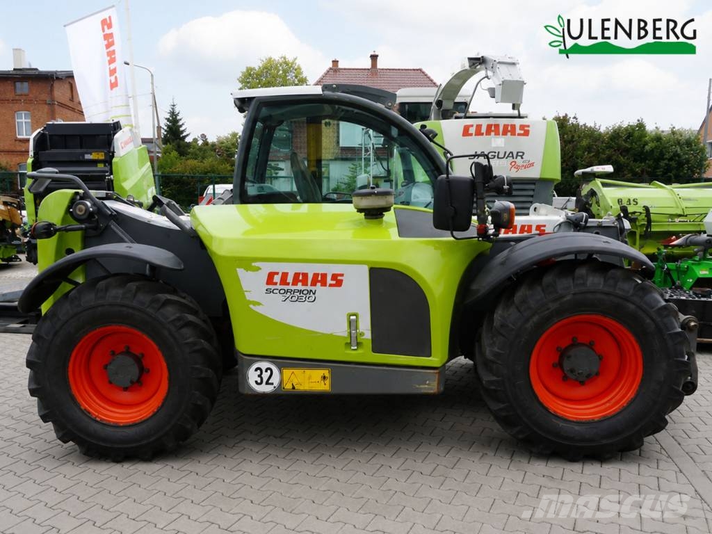 CLAAS Scorpion 7030 مناولات متداخلة