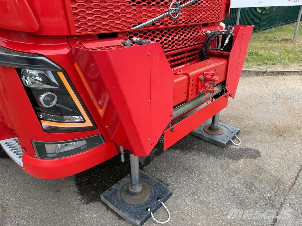 Volvo FH 750 8x2 + PALFINGER PK92002 SH E (6x - 20m) - U All terrain cranes