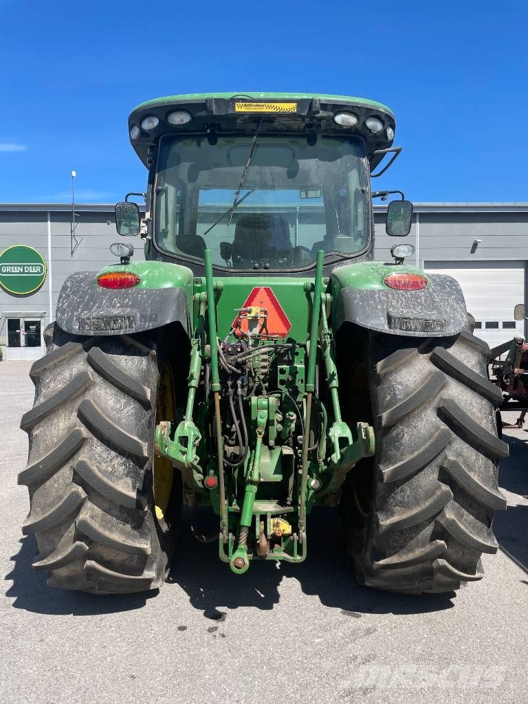 John Deere 7215 R Tractors