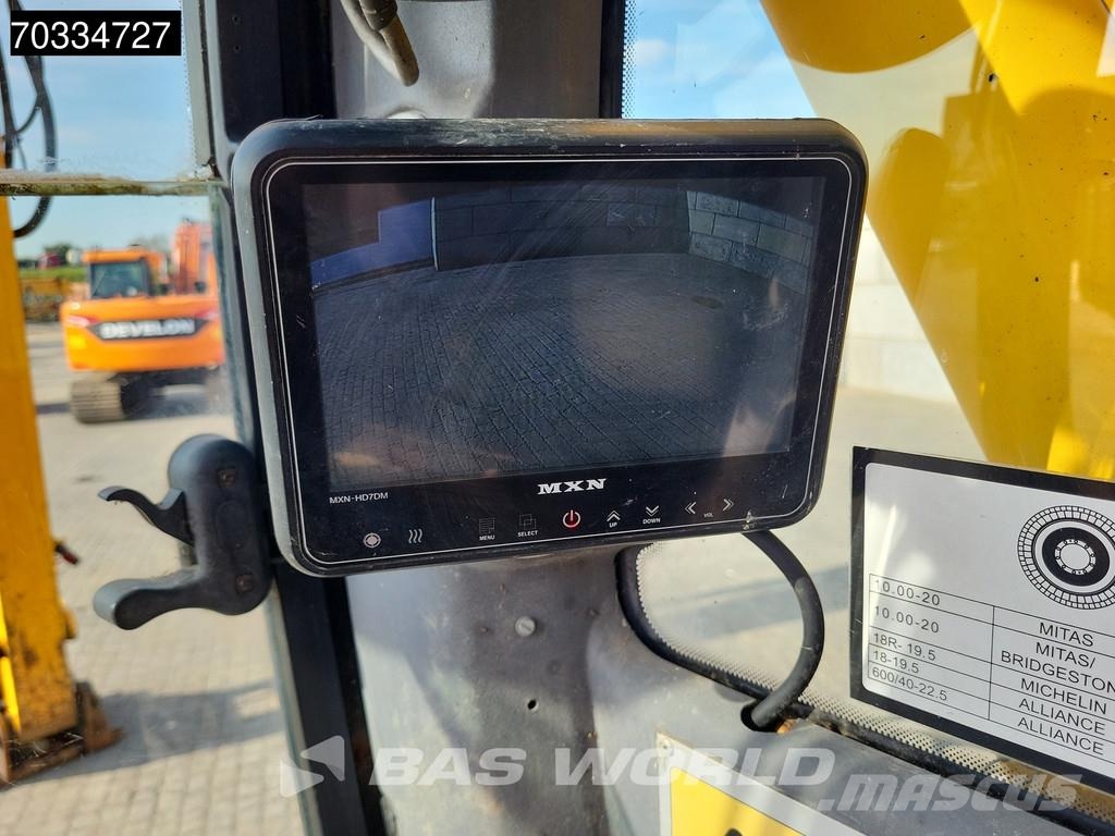 JCB JS145W Dutch Registration Gravemaskiner på hjul