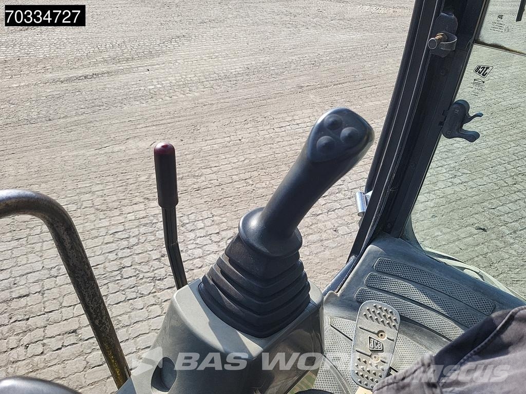 JCB JS145W Dutch Registration Gravemaskiner på hjul