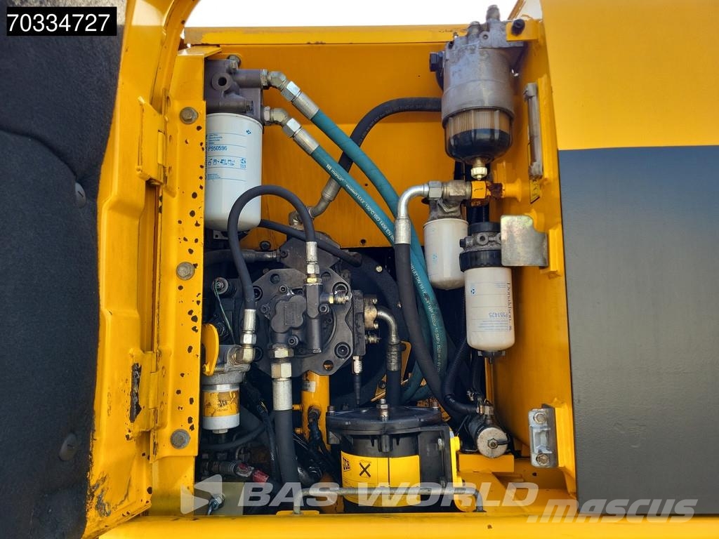 JCB JS145W Dutch Registration Gravemaskiner på hjul