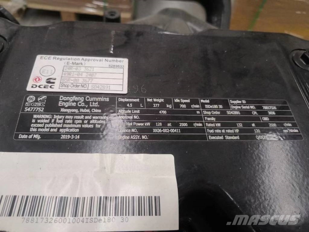 Cummins ISDE180 30 Diesel motor Motorer