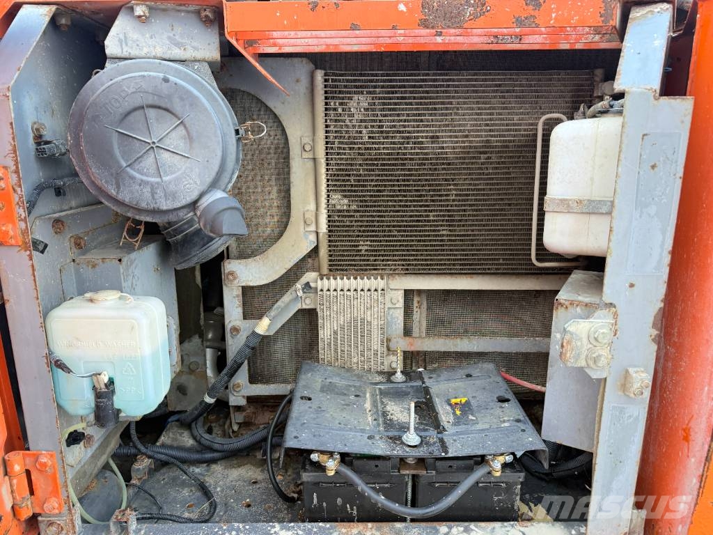 Hitachi ZX130-3 - Hammer Lines / Quick Coupler Roomikekskavaatorid