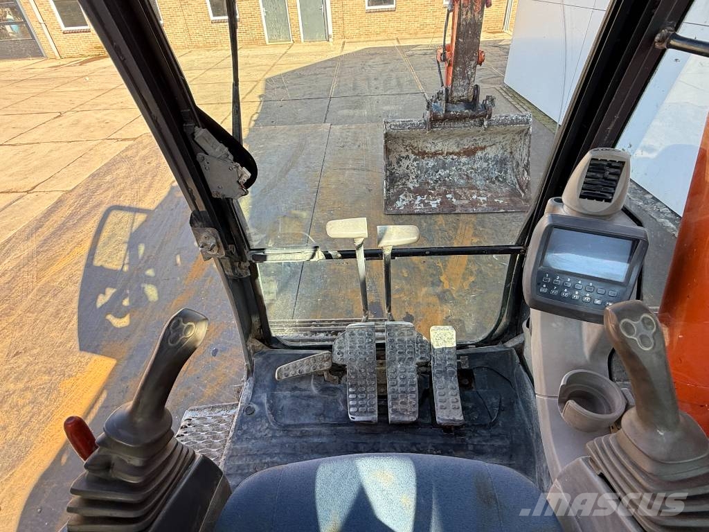 Hitachi ZX130-3 - Hammer Lines / Quick Coupler Roomikekskavaatorid