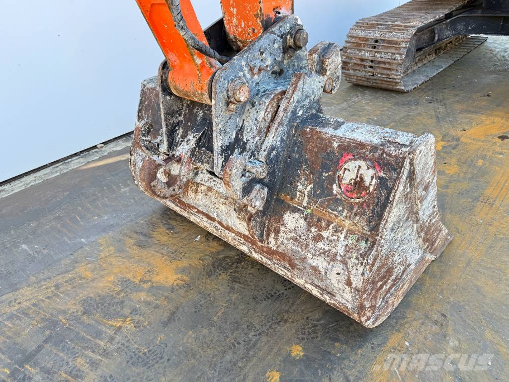 Hitachi ZX130-3 - Hammer Lines / Quick Coupler Roomikekskavaatorid