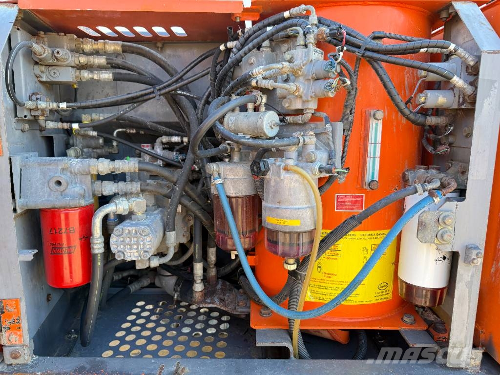 Hitachi ZX130-3 - Hammer Lines / Quick Coupler Roomikekskavaatorid