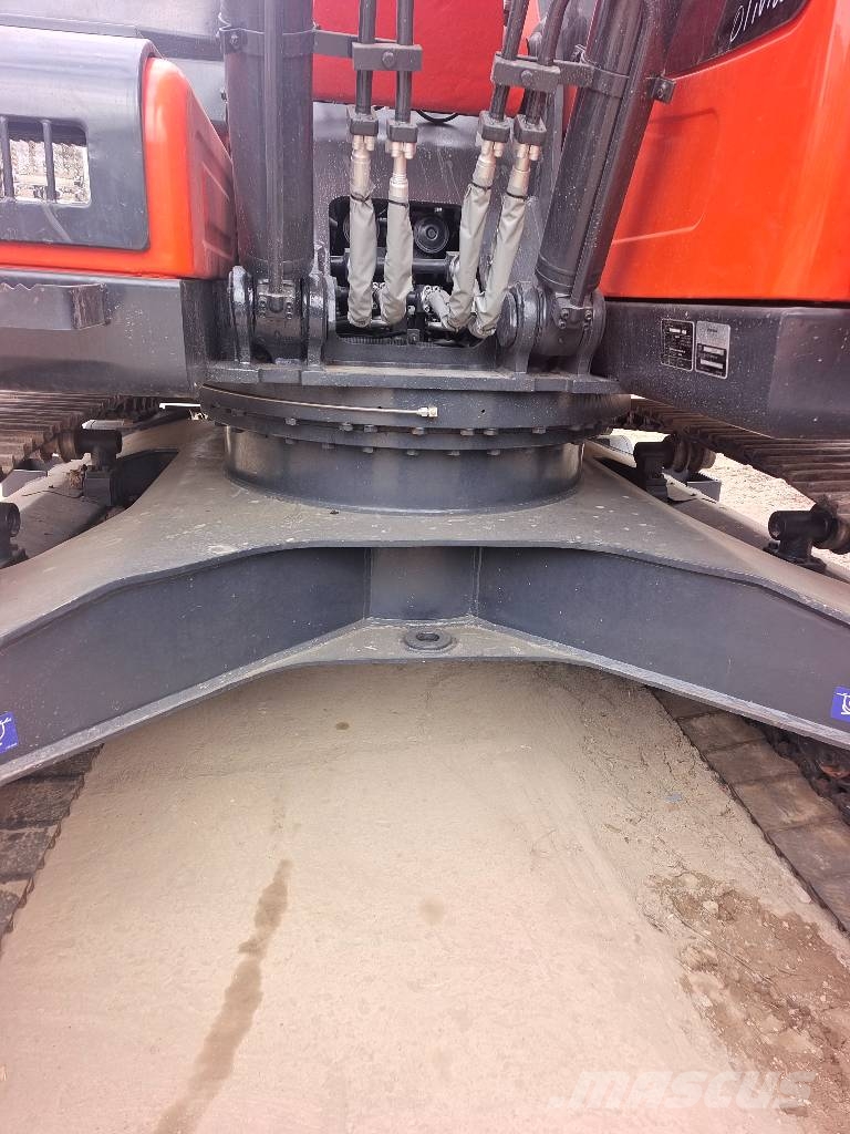 Doosan DX225LC-9C 3000 units excavators in stock Bagri goseničarji