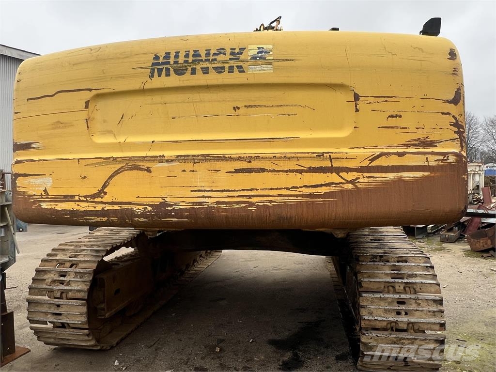 New Holland E 485 حفارات