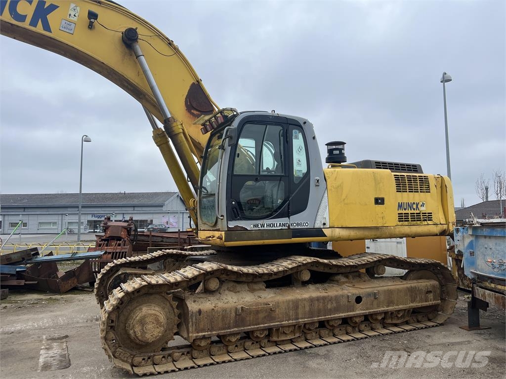 New Holland E 485 حفارات