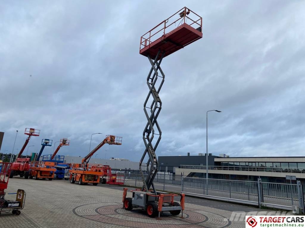 SkyJack SJ6832RT Diesel 4x4 Scissor Work Lift 1180cm Škarjaste dvižne ploščadi