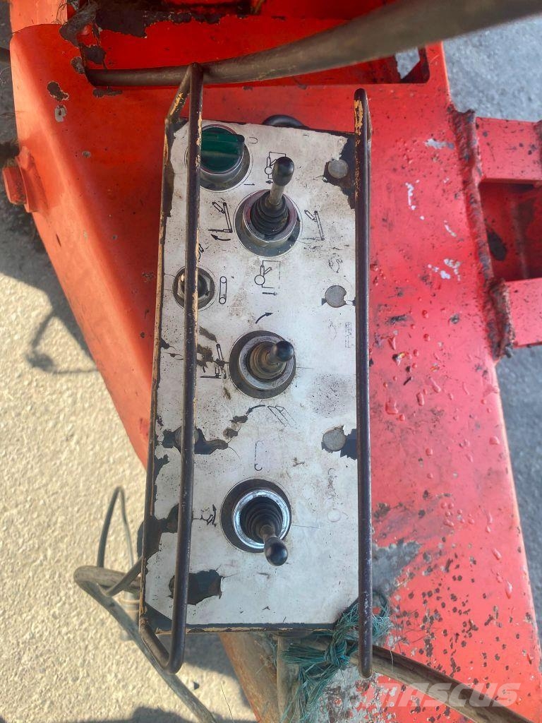 Kuhn MINOTOR 3060 Oprema za istovaranje silosa