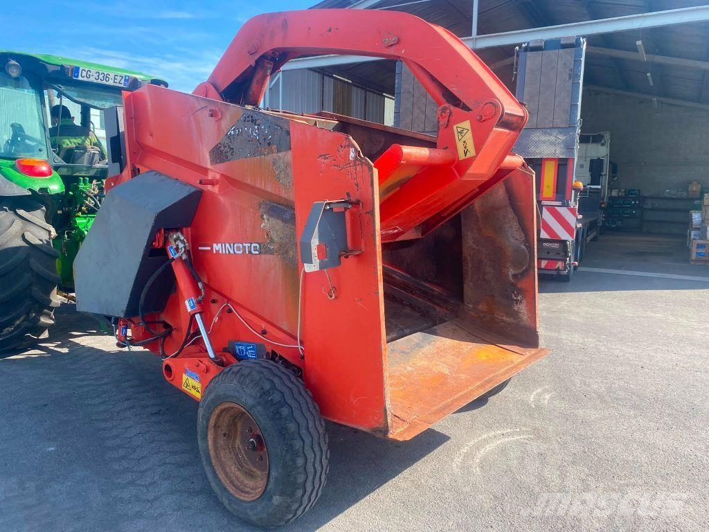 Kuhn MINOTOR 3060 Oprema za istovaranje silosa